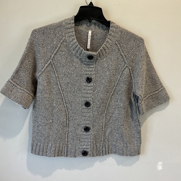 LEO & Nicole  sweater/top size XL - Picture 3 of 6